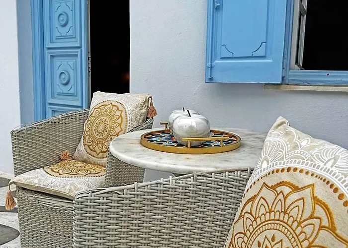 Le Coq Daire Mykonos Town